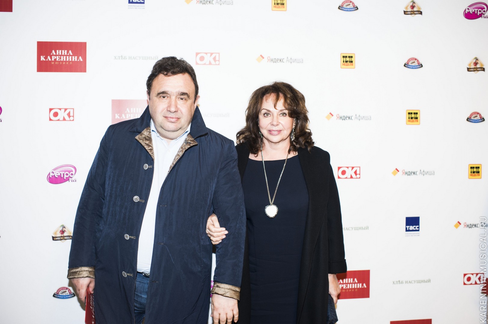Гость премьеры мюзикла «Анна Каренина» ресторатор Александр Раппопорт с супругой
