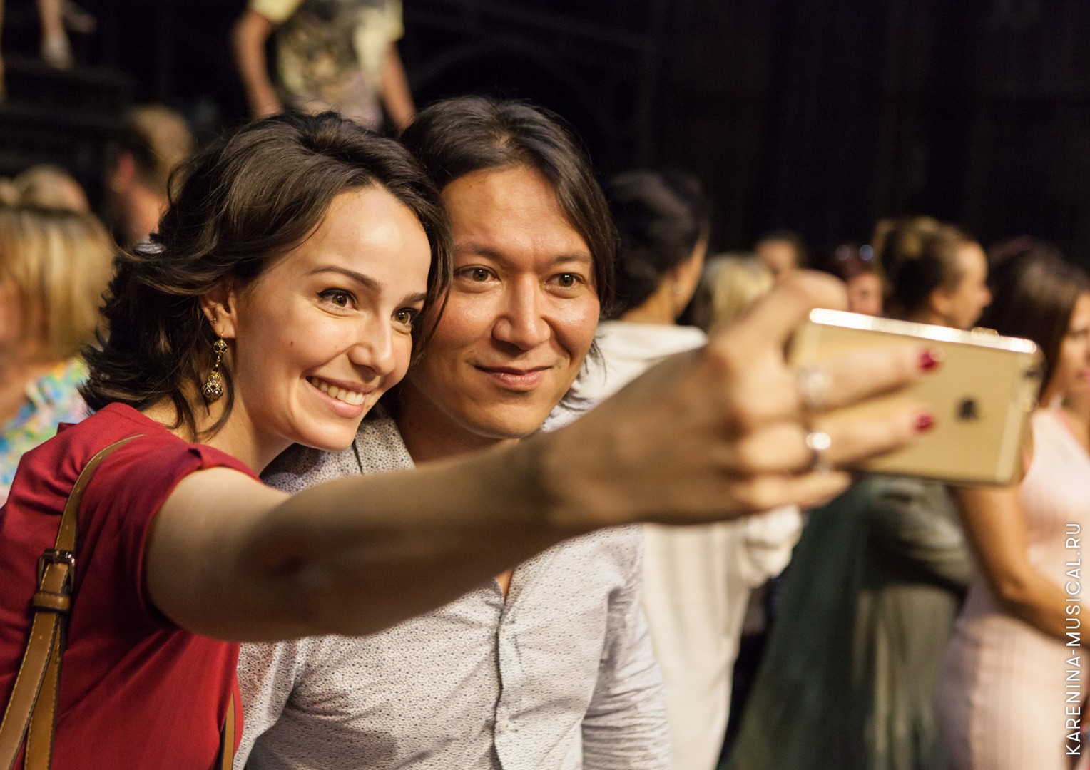 Валерия Ланская (исполнительница роли Анны Карениной) и Сергей Ли (исполнитель роли Алексея Вронского)