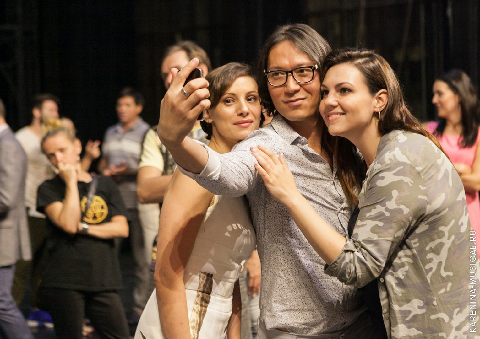 Ольга Беляева (исполнительница роли А. Карениной), Сергей Ли (исполнитель роли А. Вронского) и Наталья Сидорцова (исполнительница роли Бетси)