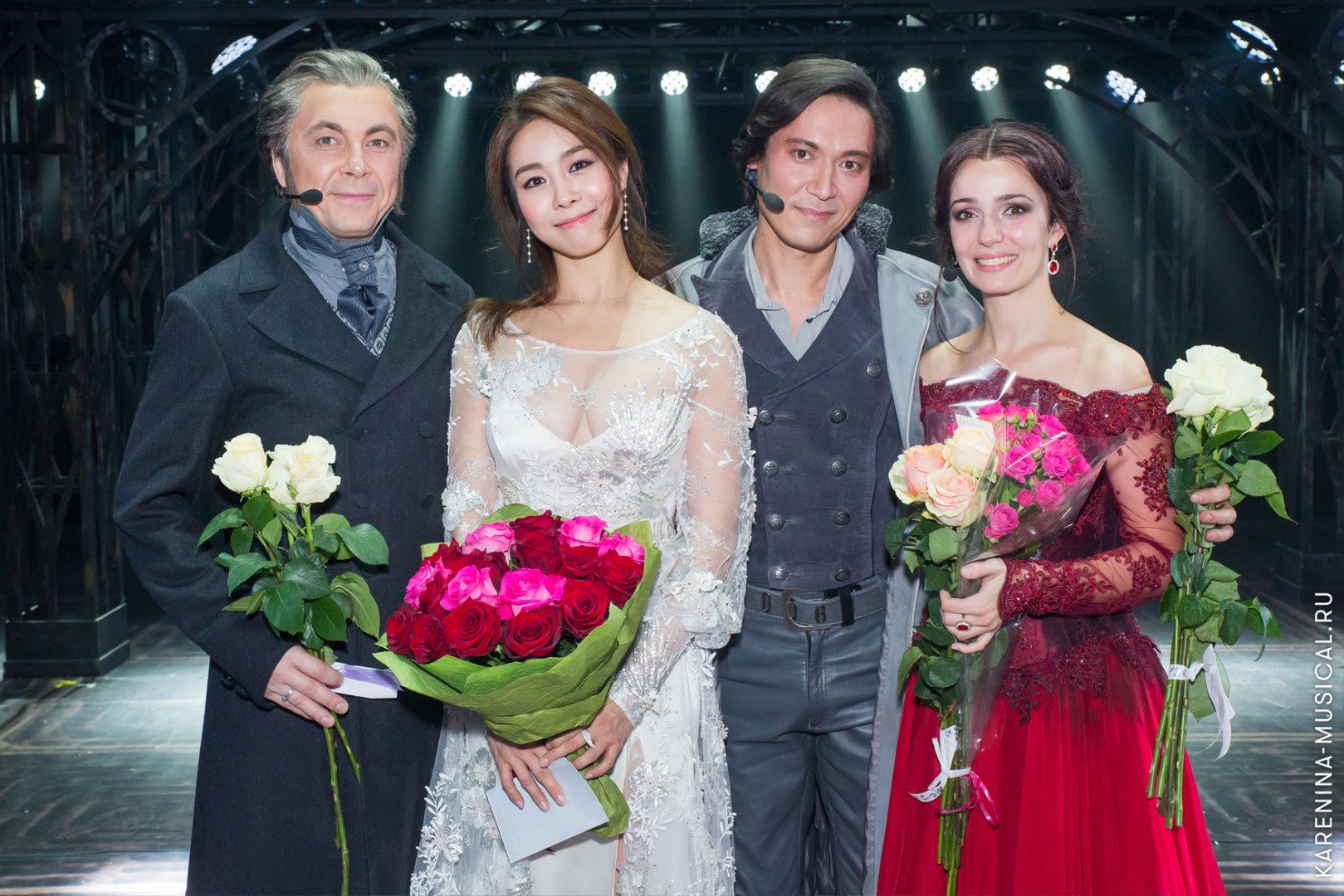 Игорь Балалаев (исполнитель роли А. Каренина в оригинальной версии), Ок Чжу Хён (корейская А. Каренина), Сергей Ли (исполнитель роли А. Вронского в оригинальной версии), Валерия Ланская (исполнительница роли А. Карениной в оригинальной версии)