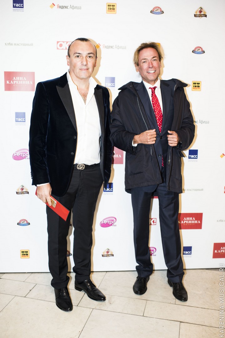 Гость премьеры мюзикла «Анна Каренина», основатель и руководитель группы компаний «Самсон» Самсон Согоян (слева)