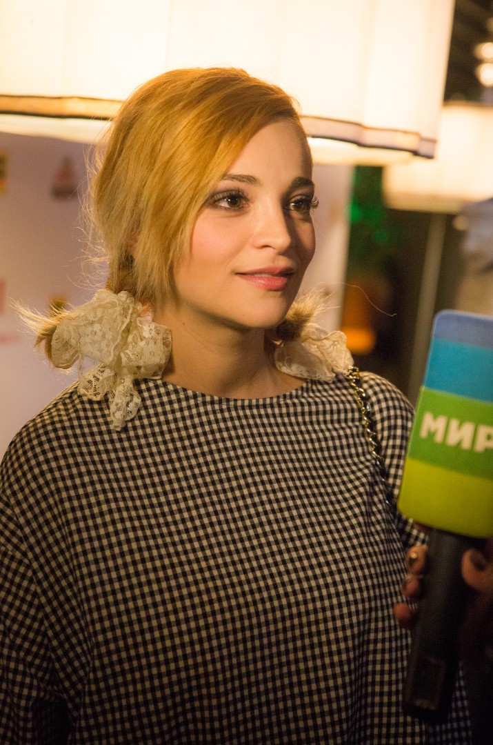 Теона Дольникова