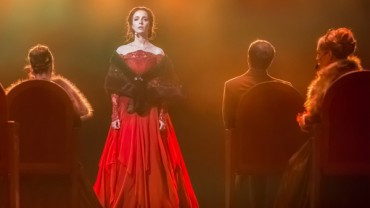 Журнал «Подружка»: Косметичка актрисы Валерии Ланской